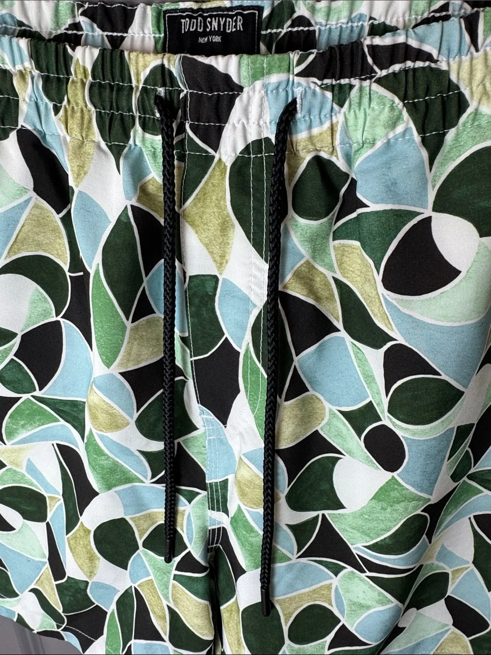 Todd Snyder Montauk 5” Swim Trunks Green Geometric Print Size Large